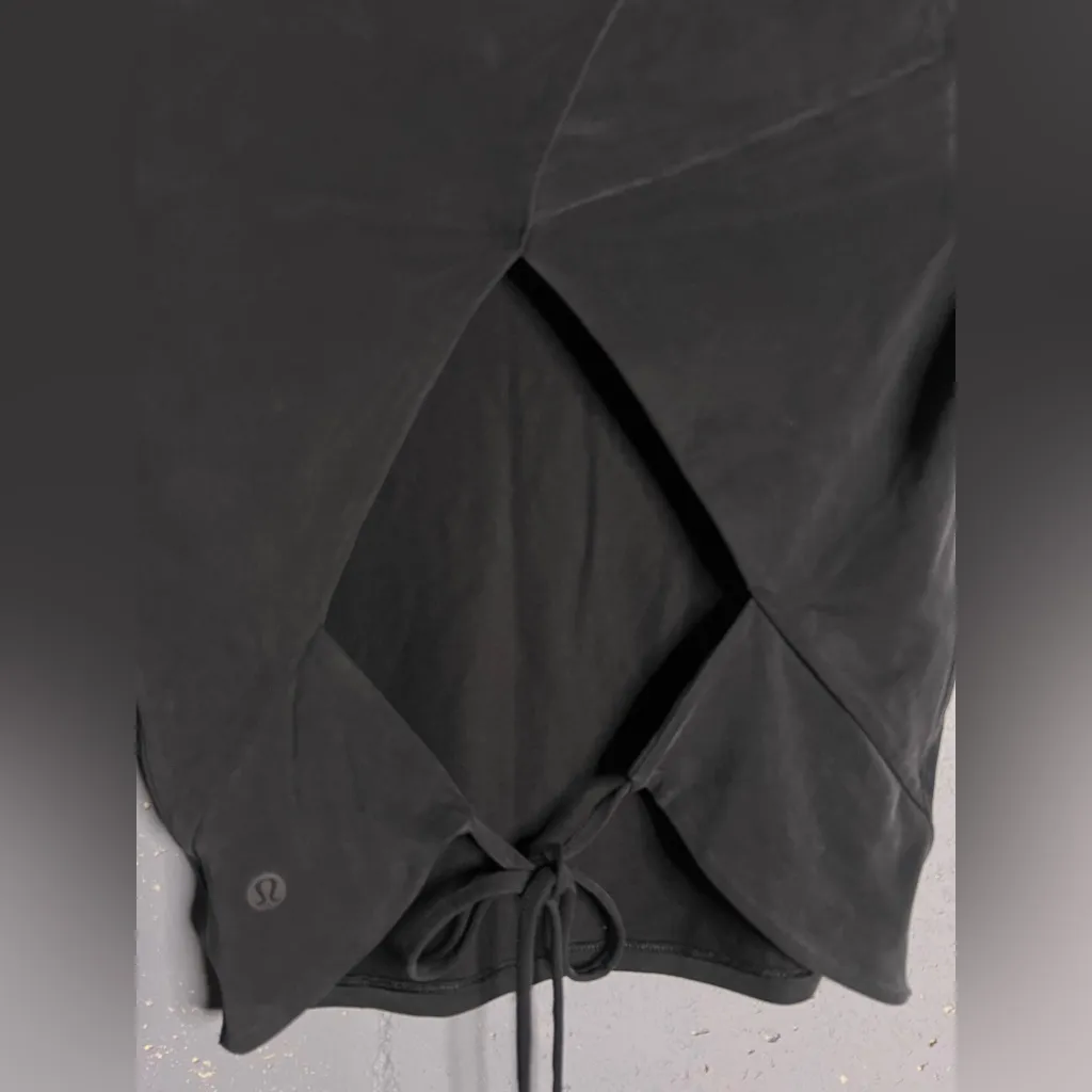 Lululemon Open Tie-Back Short Sleeve Shirt in size Small - Image 8