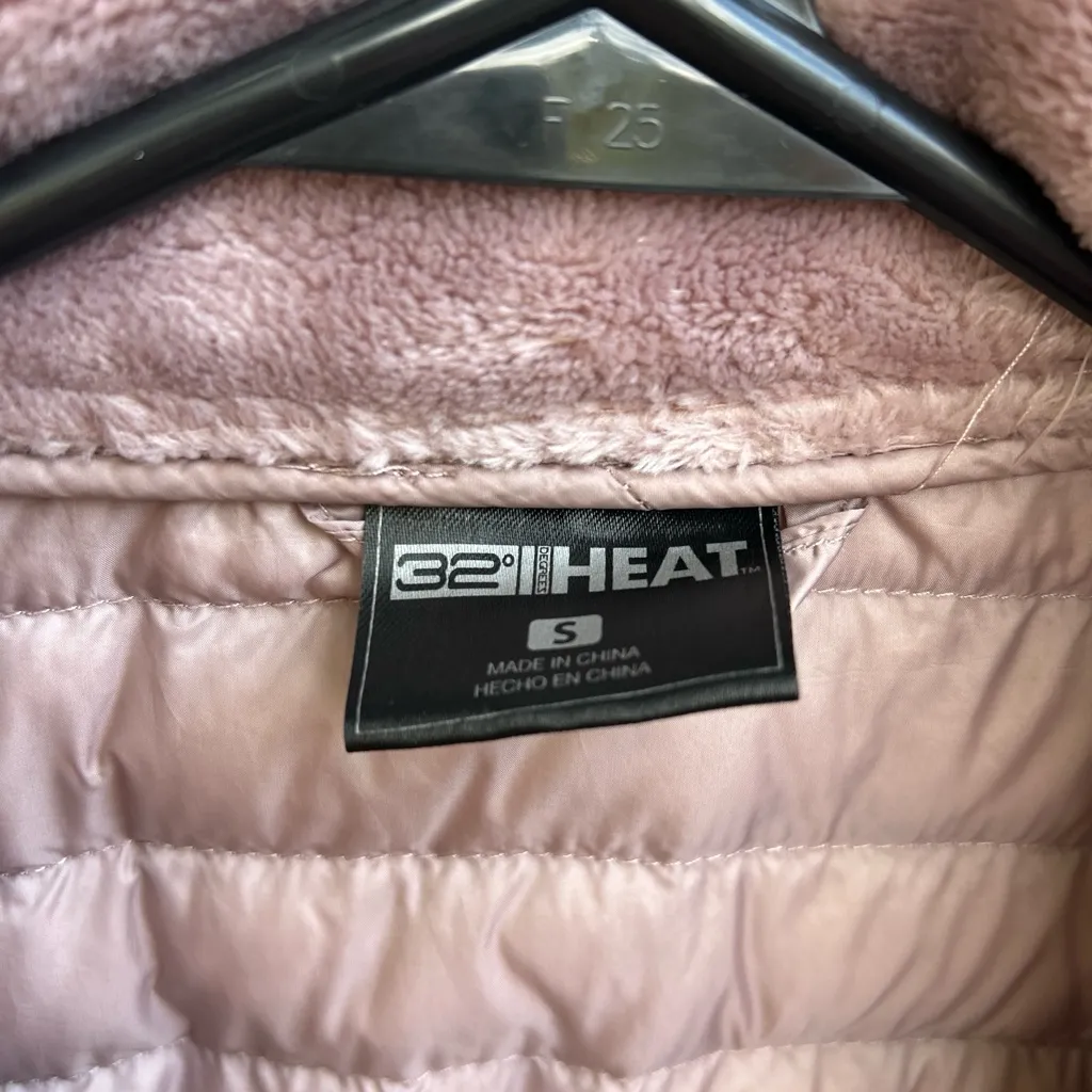 32 Degrees Heat Pink Puffer Jacket size small - Image 3