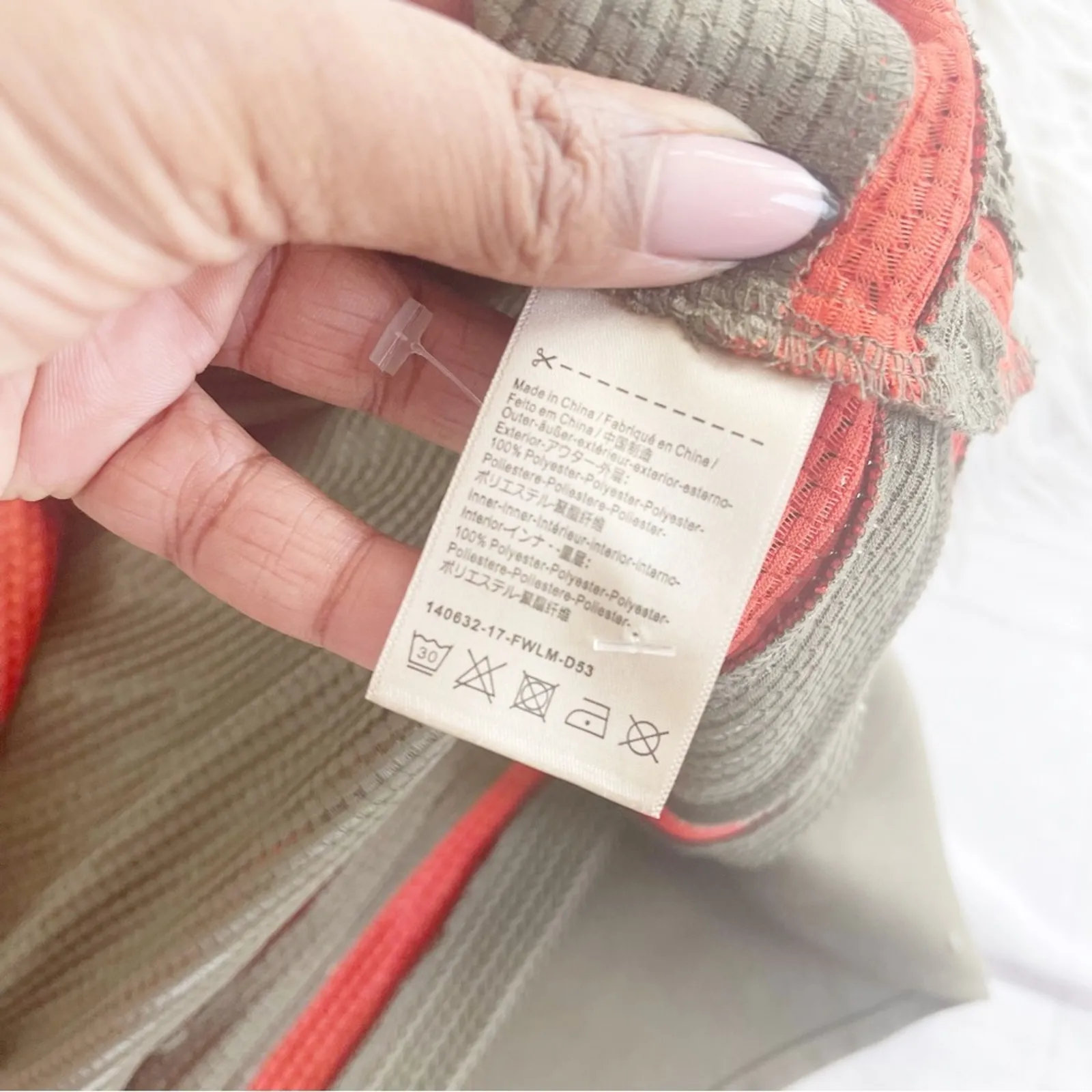 Scotch & Soda Women's Layered Mesh V-Neck Sporty Top Green‎ Size XS - Image 6