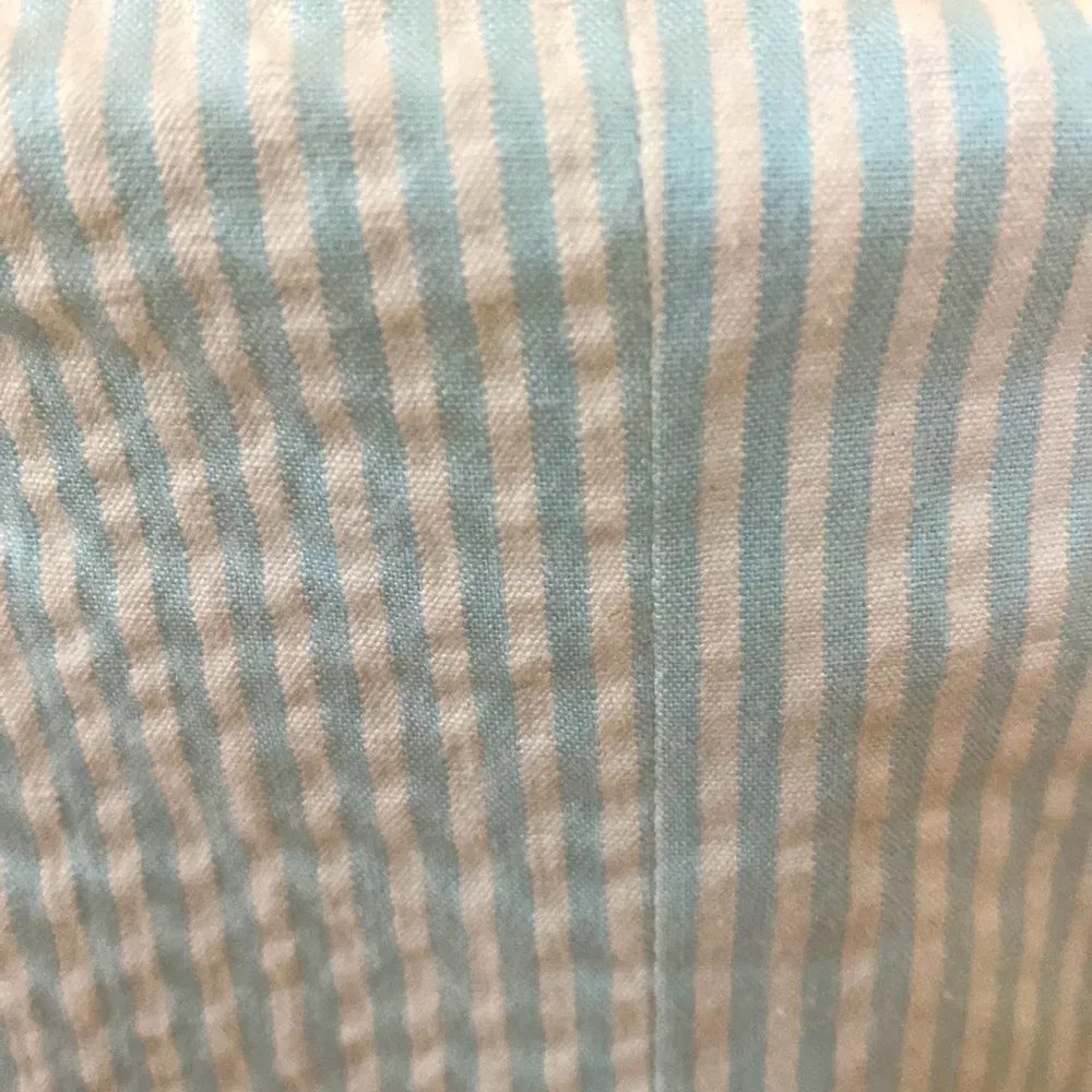 Bloomingdale’s Seersucker dress with matching blazer. Sky blue/ white. Size 6P. Blue - Image 3