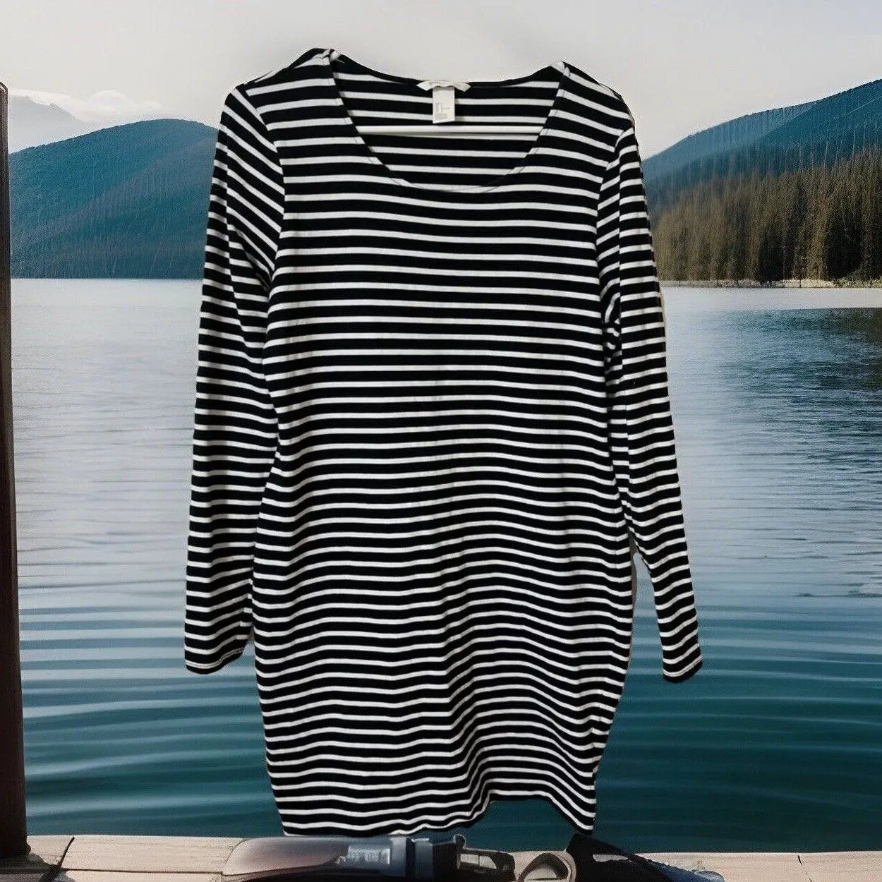 Women’s Basic H&M striped Bodycon Comfy Tshirt dress - size L‎ - Image 2