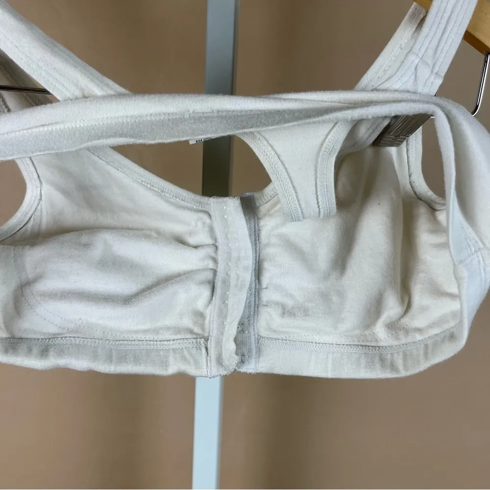 VINTAGE Hanes Sport 38A 38B 38C 90's Front Closure Sporty Bralette Wireless - Image 5