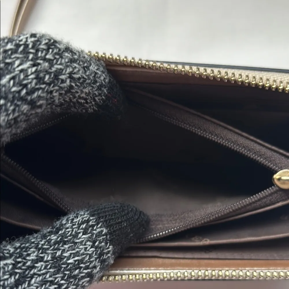 Foxer Chic Gold Women's Wallet with Moon Charm EUC - Image 5