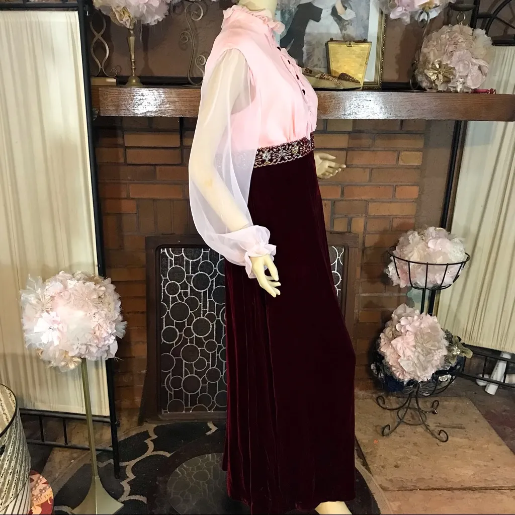 VINTAGE CIRCA 1960'S/70'S VELVET & CHIFFON EDWARDIAN - Image 4