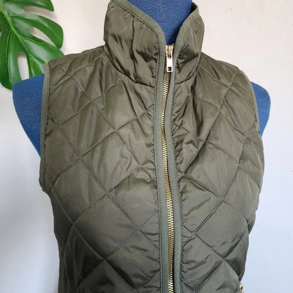 Old Navy Olive Green Quilted Vest - Image 2