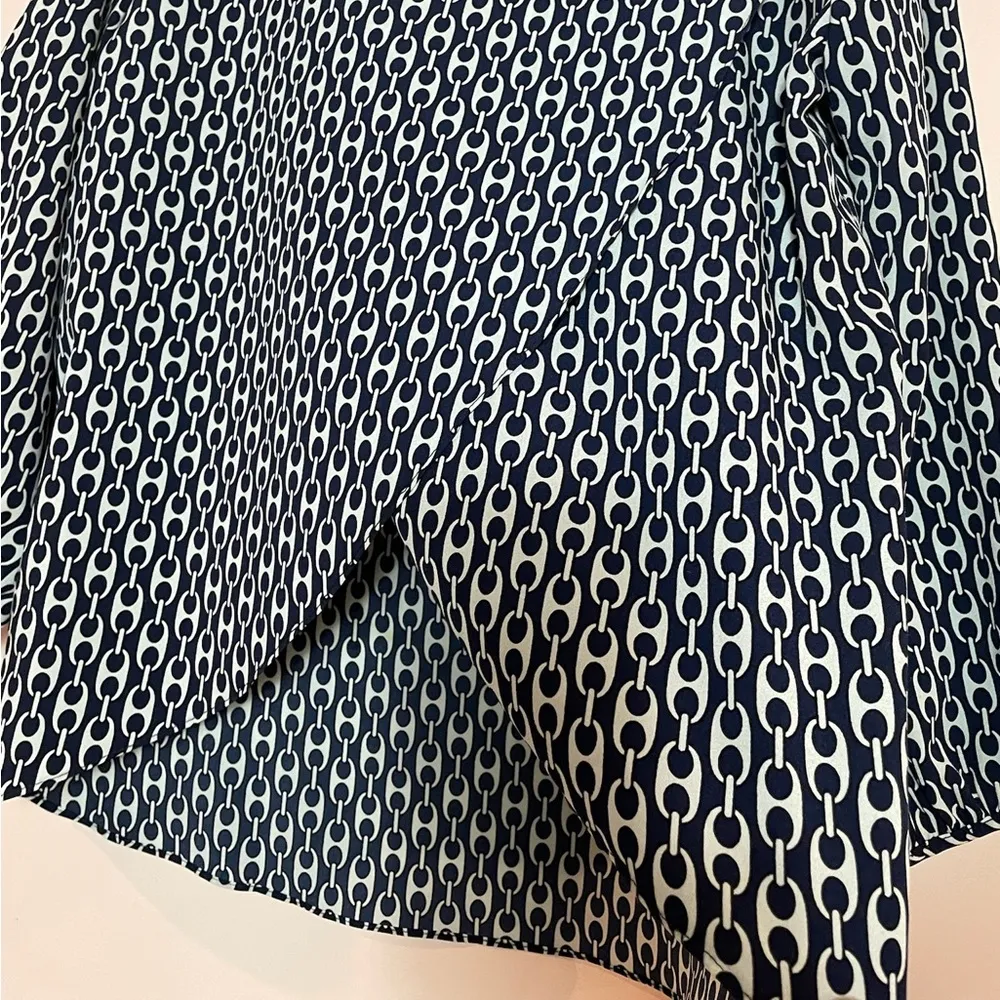 Julie Brown Geometric Chain Print Blouse with Overlapping Back - Image 4