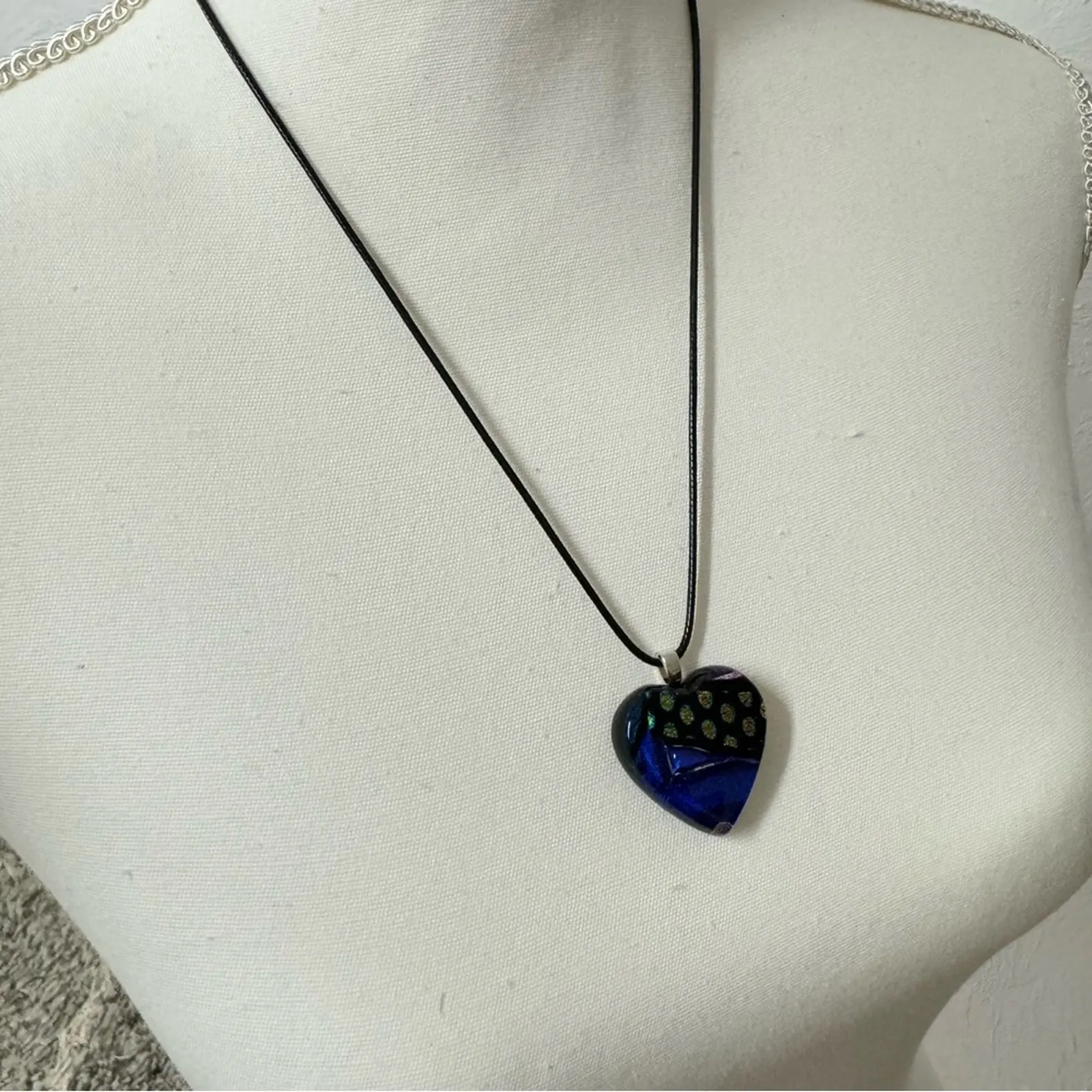 Leather Band Blue Art Glass Heart Pendant Womens Necklace Artsy - Image 2
