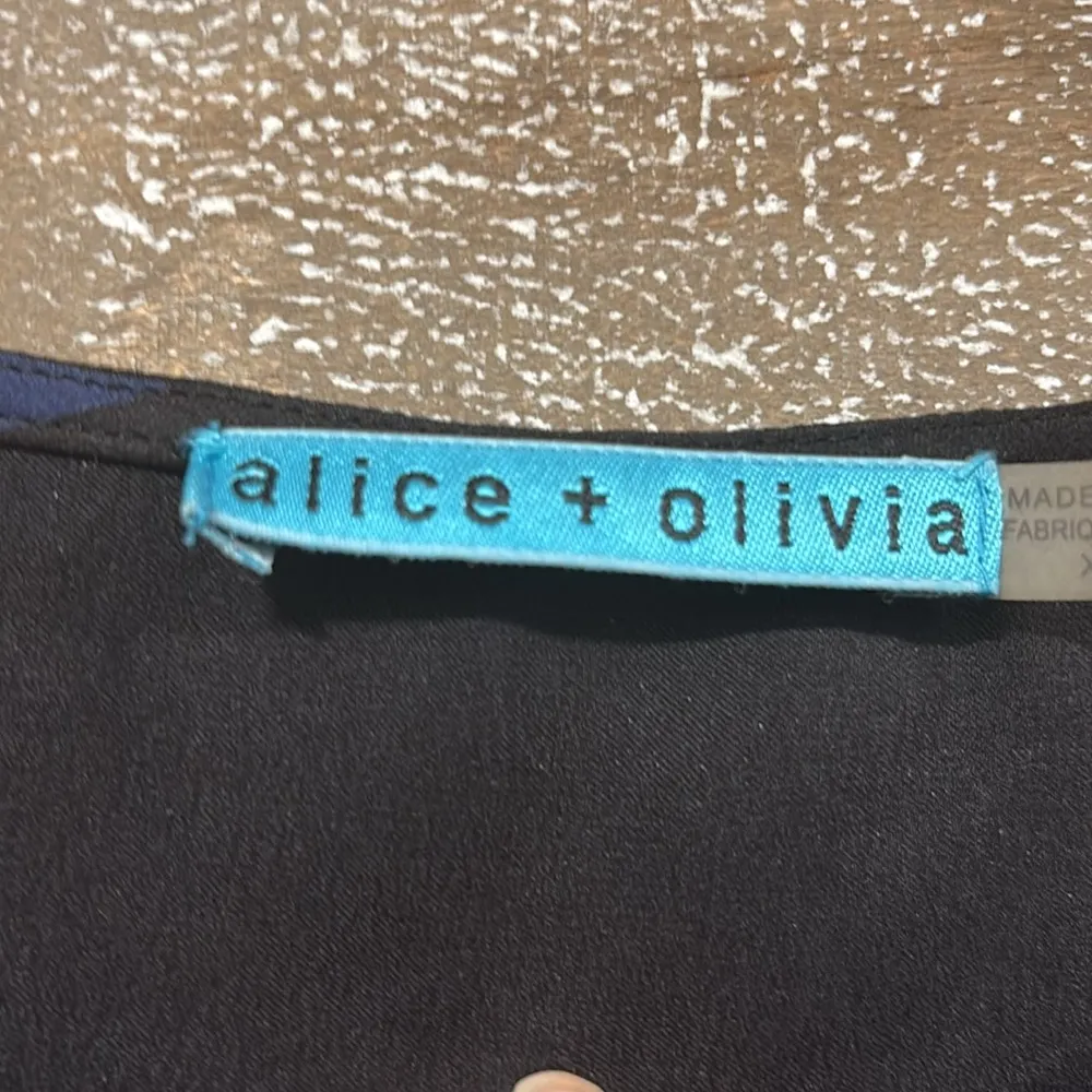 ALICE & OLIVIA Silk navy striped cap pleated sleeved blouse size XS - Image 5