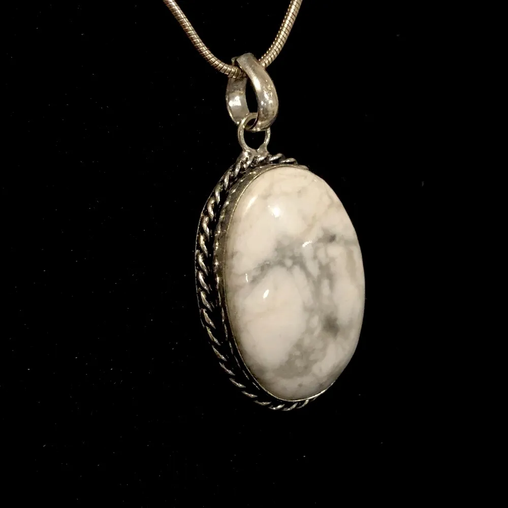 ARTISAN White Buffalo Turquoise Sterling Silver Southwestern Necklace Brand New - Image 5