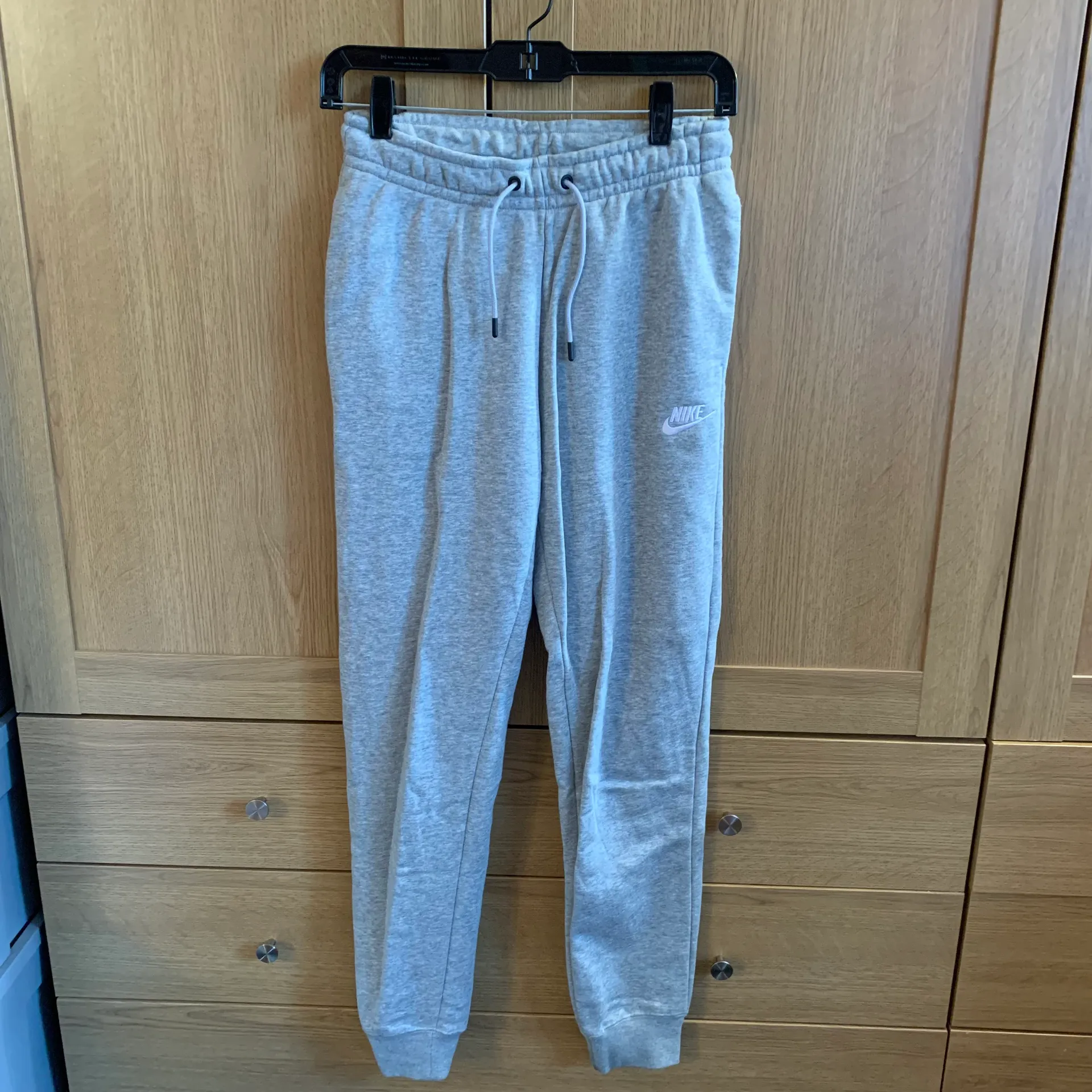 Nike Women’s  Grey Sweatpants - Image 3