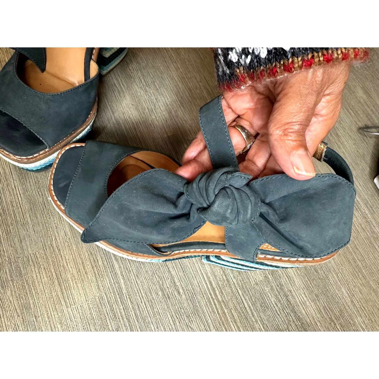 Bill Blass Bolton Leather Platform bow strap boho wedges color Denim Blue Size 7 - Image 12