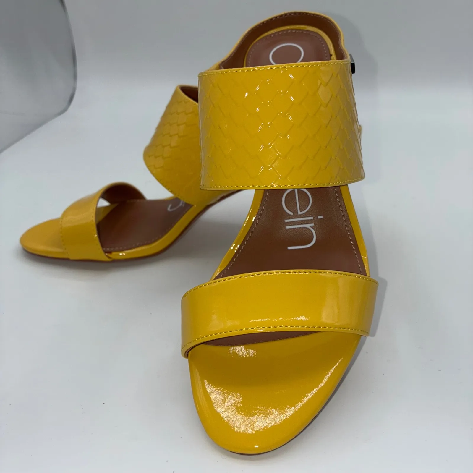 Calvin Klein Cecily Patent Women 6M Yellow Patent Leather Snake Embossed Mules - Image 12