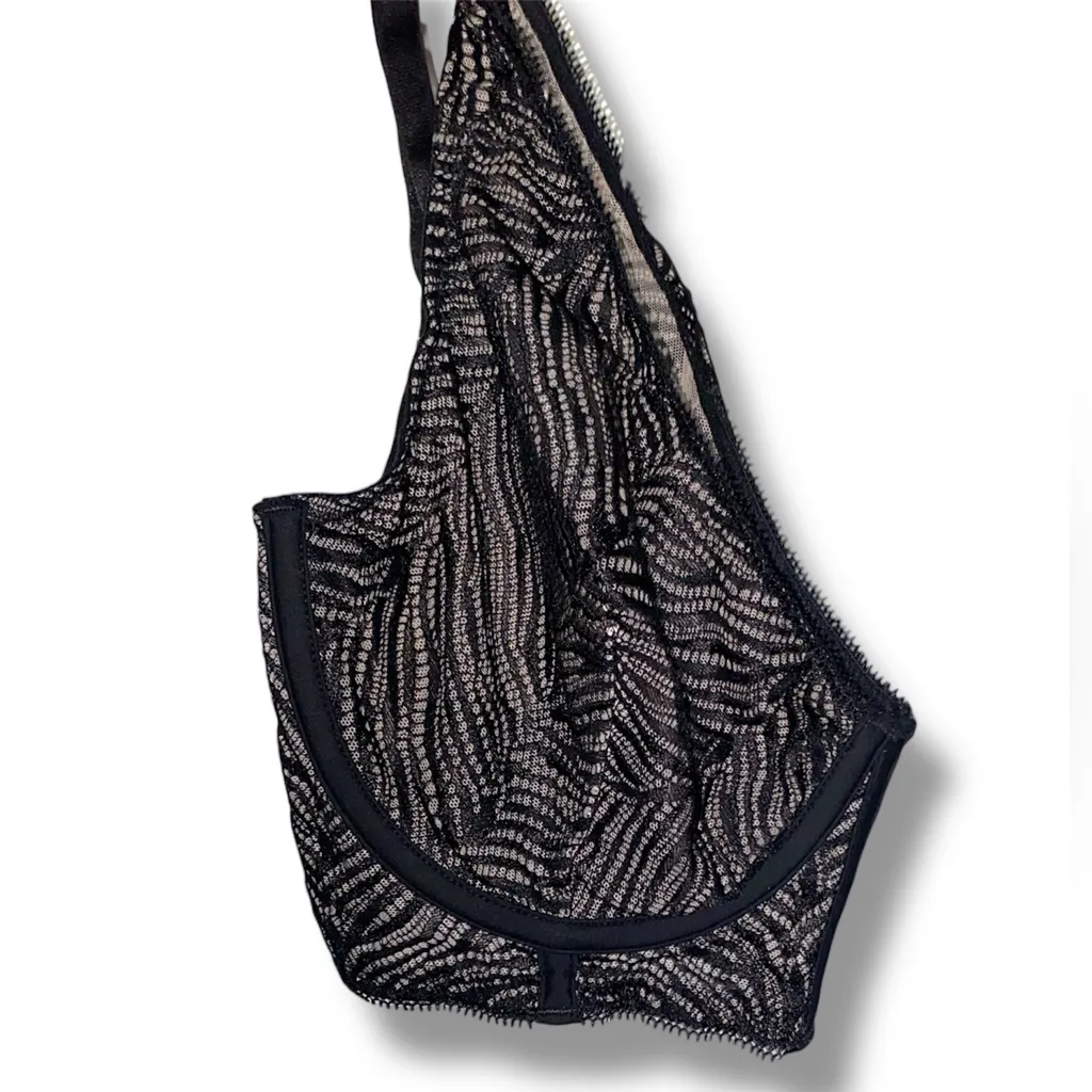 Victoria's Secret 34DD Unlined Plunge bra - Image 5