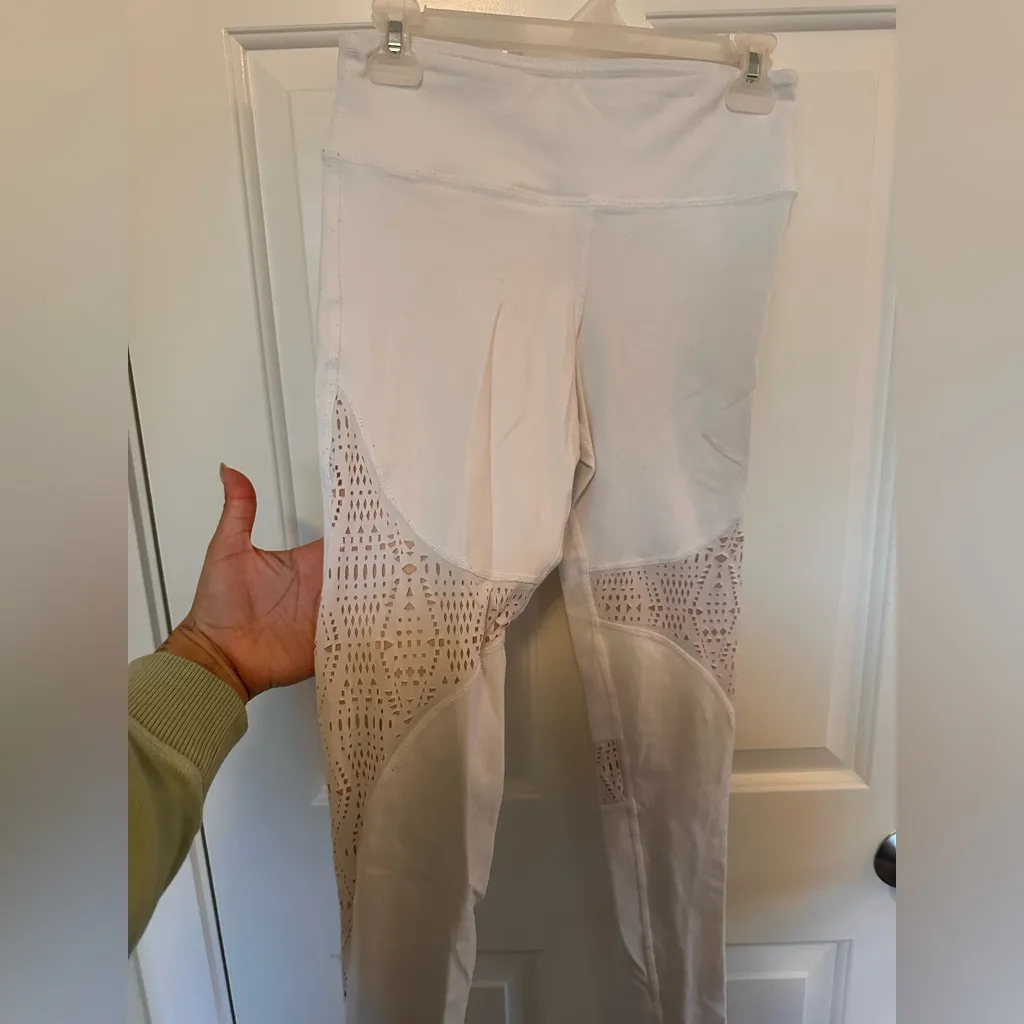 ALO YOGA WEST COAST LEGGING SIZE SMALL - Image 5