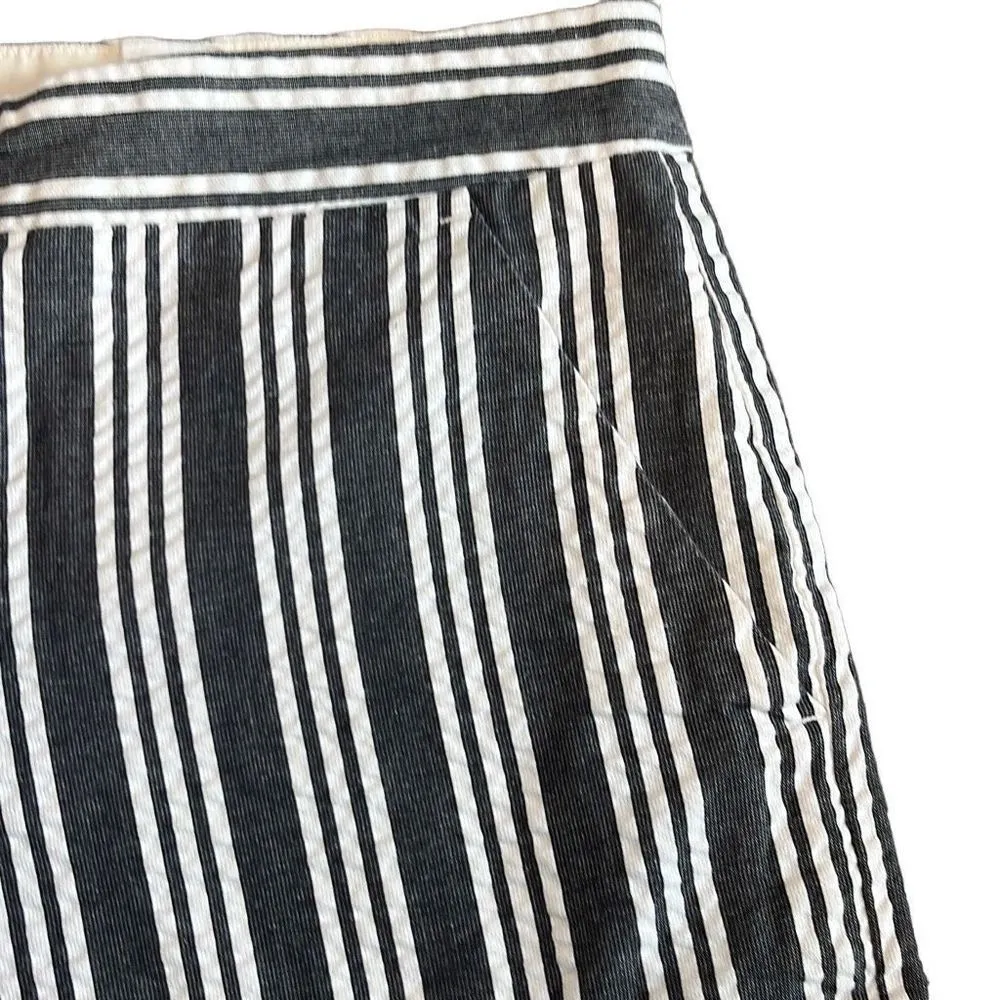 Club Monaco EUC Gray White Stripe Scallop Hem Shorts - Image 3