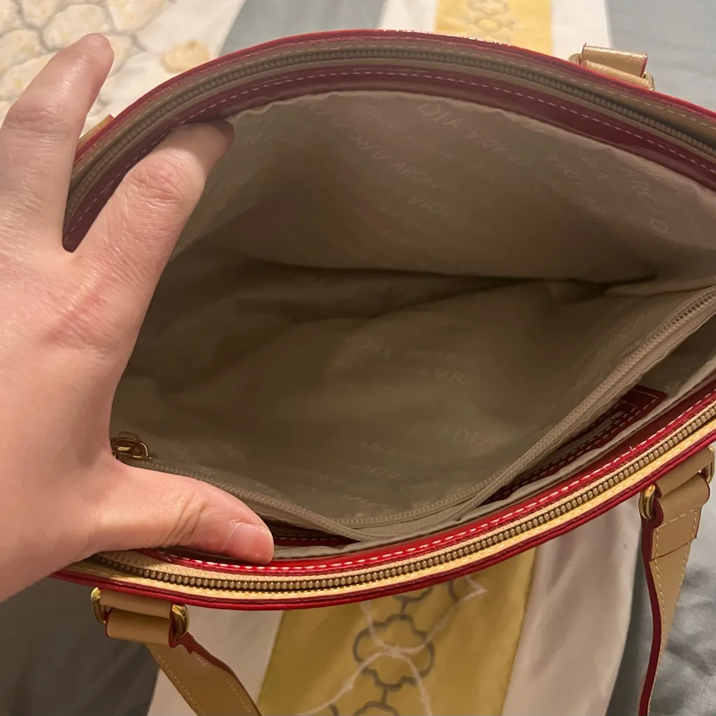 Arcadia Glossy Red and Tan Tote Bag - Image 9