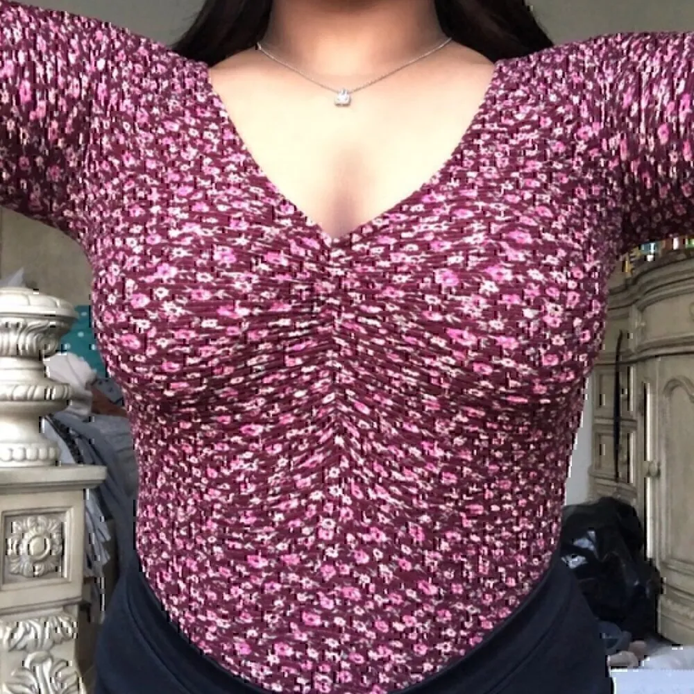 HOLLISTER Cinch Front V-Neck Top Burgundy Maroon Red Pink Floral Y2K Long Sleeve - Image 5