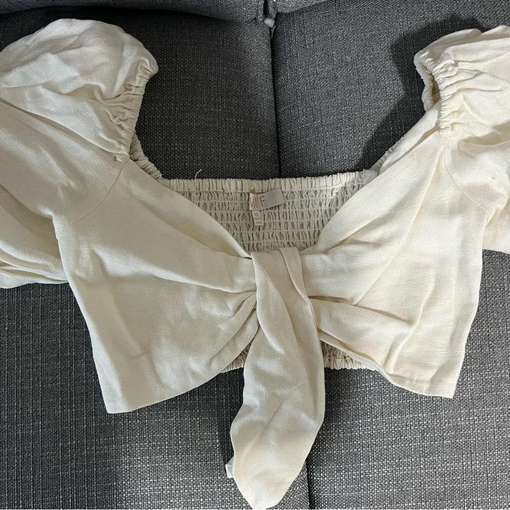 WAYF New linen crop tie top - Image 5