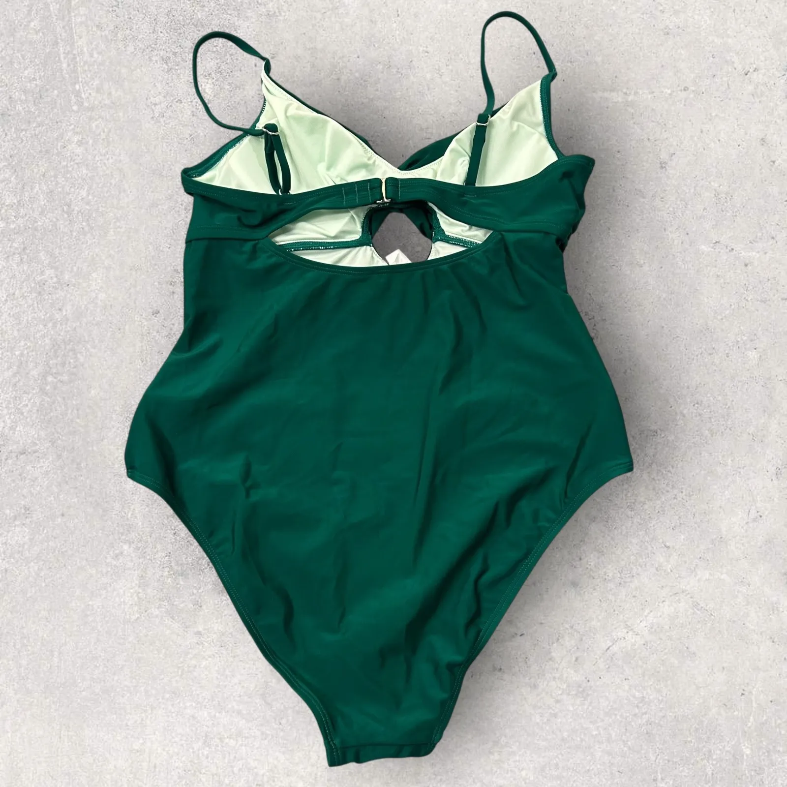 New Cupshe One Piece Swimsuit Women L Green Front Cut Out Ruched Tummy Control‎ - Image 2