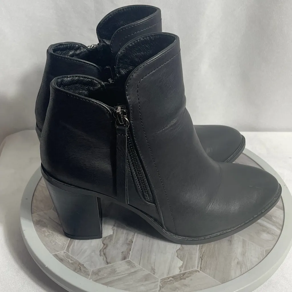 Buffy Black Ankle Booties Womens 8.5 Chunky Heel Side Zip Faux Leather - Image 2