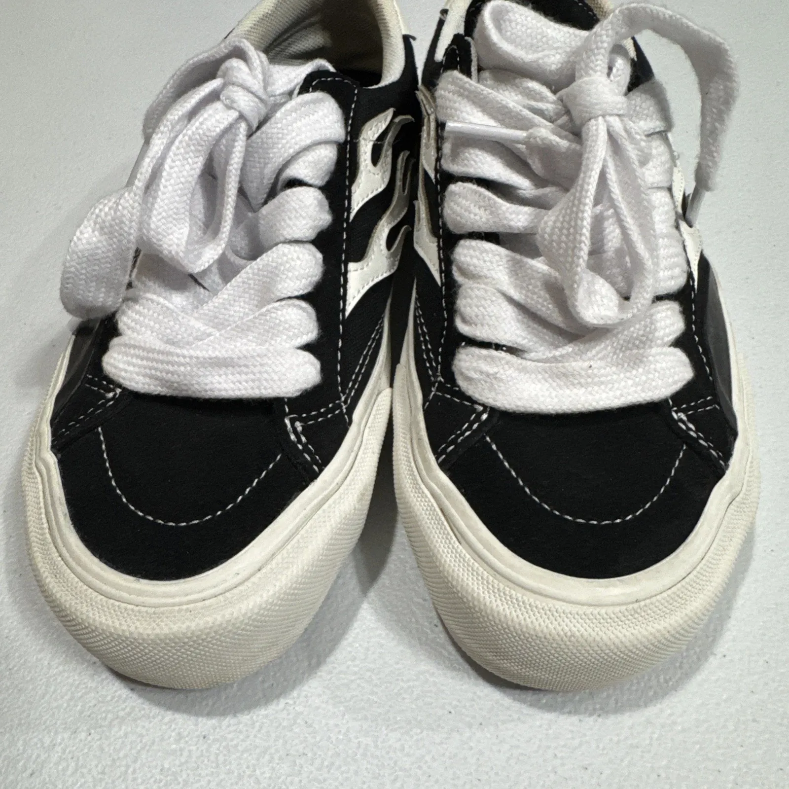 Straye Logan Flame Skate Shoe Black White Flames Men's Size 6 Women 7.5 Casual - Image 16