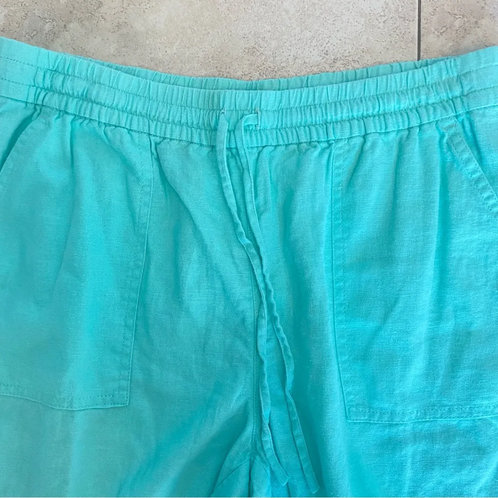 J. Crew Sea foam green Women's Cargo Shorts NWT size small - Image 2