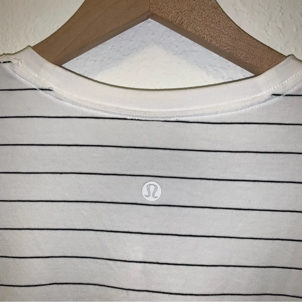 Lululemon  Love Curved Hem Striped T Shirt - Image 4