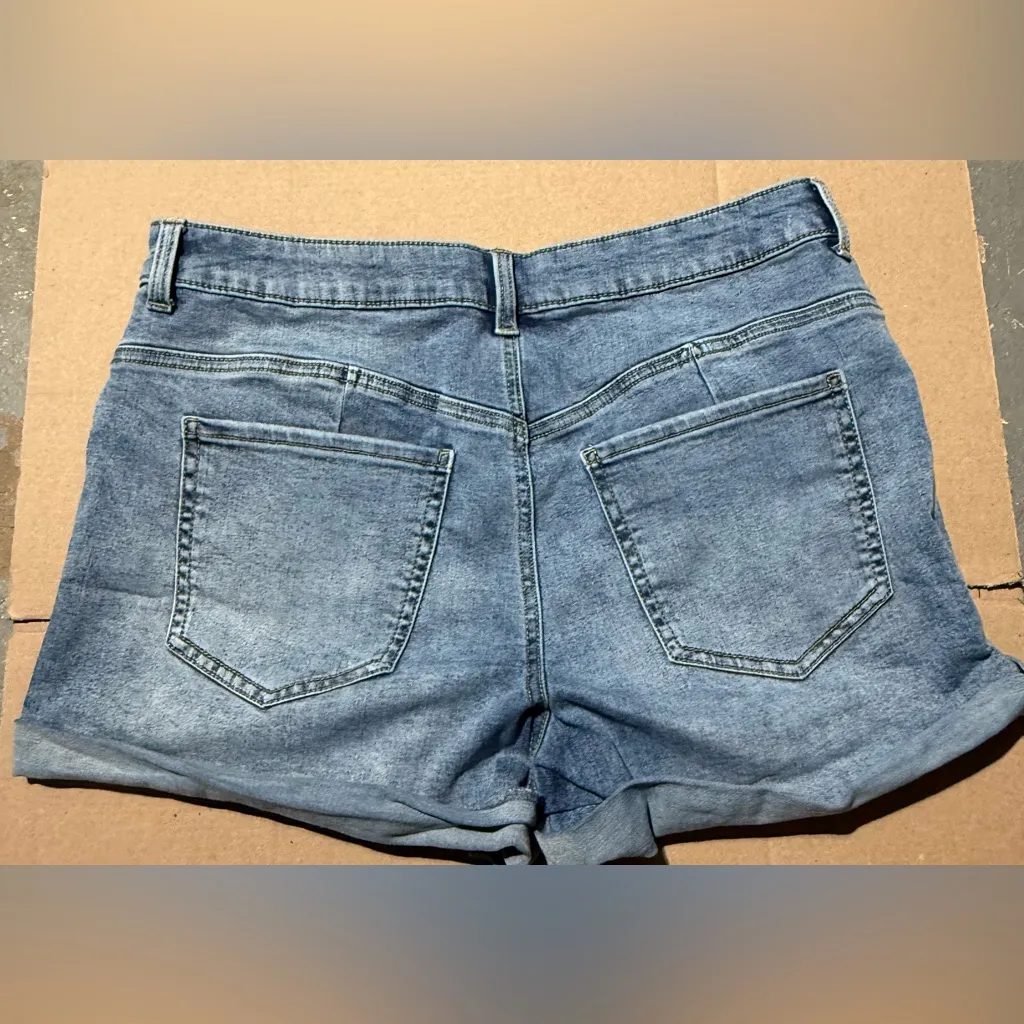 Women’s Juniors Size 15/32 Regeneration By Celebrity Pink Jean Shorts Bottoms - Image 3