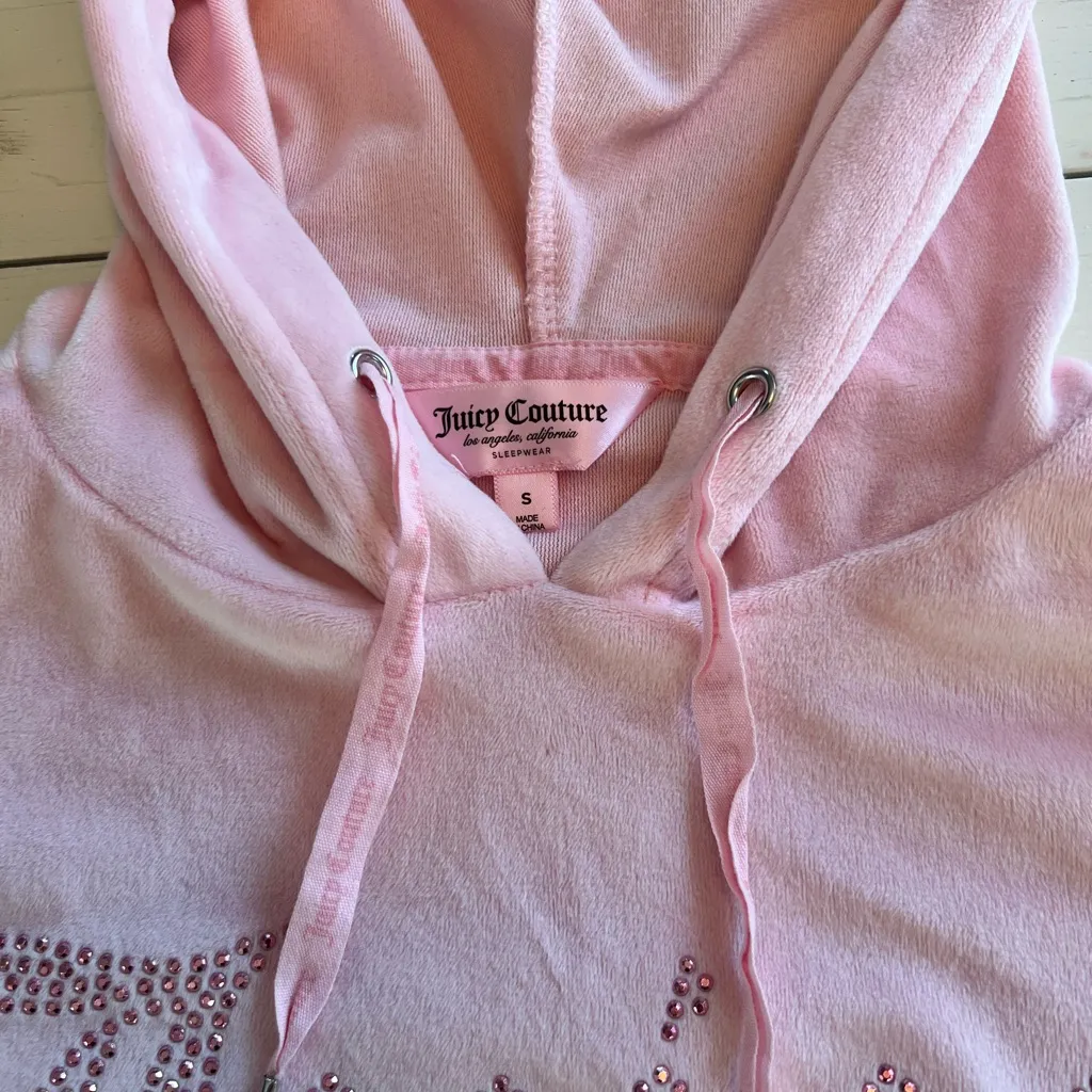 Juicy Couture Womans Small Pink Velour Sleepwear Oversized Cropped‎ Hoodie - Image 3