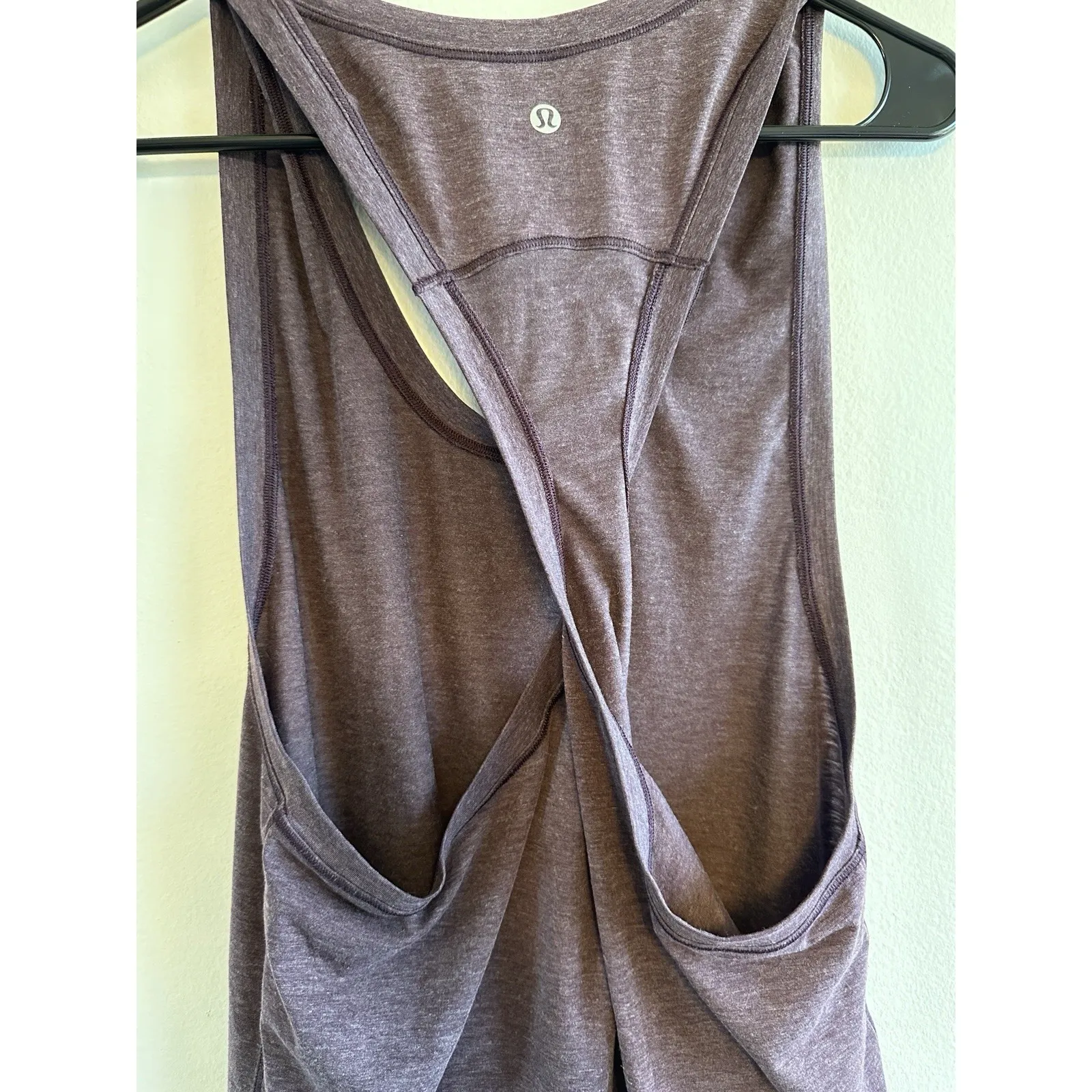 Lululemon Tank Top Women's 4‎ Twist Back Red - Image 4