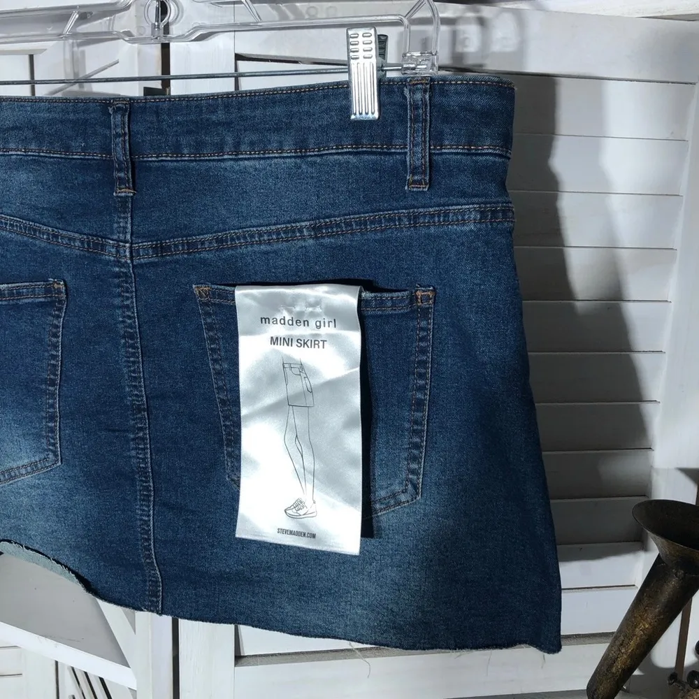 Madden Girl Mini Skirt Raw Hem Denim Blue Size Large - Image 6
