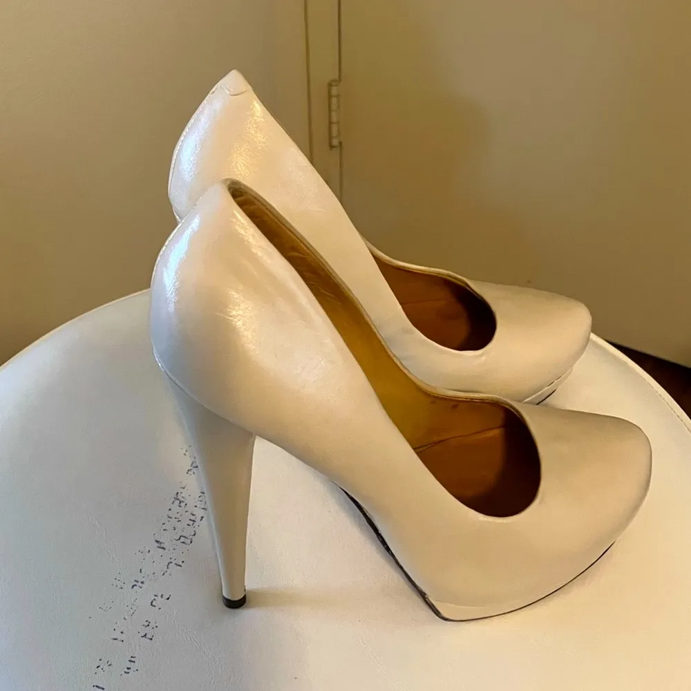 L.A.M.B. Real Leather Nude Platform Pumps Size 6 - Image 12