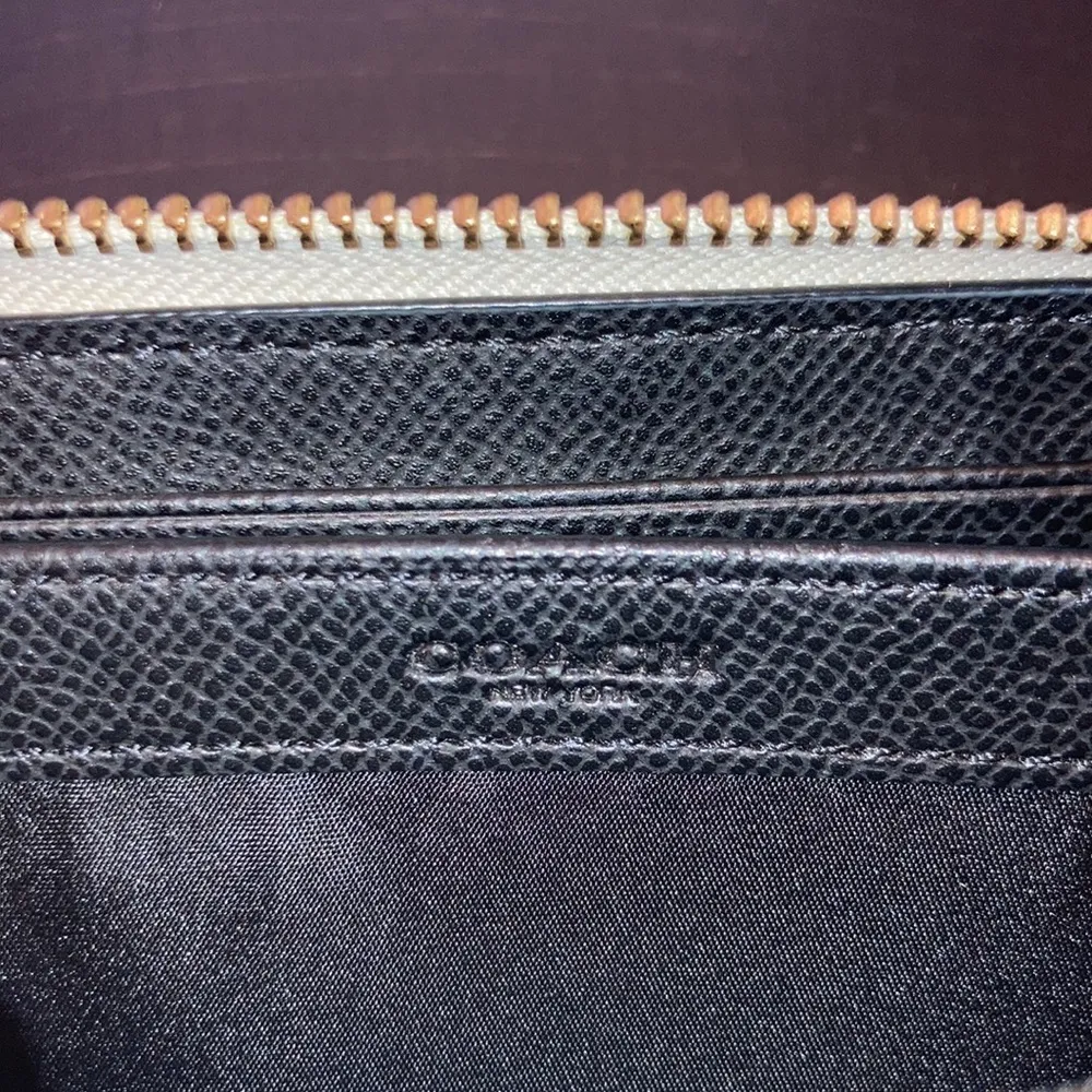 Vintage coach New York zippered check book wallet in cream leather GVC - Image 6