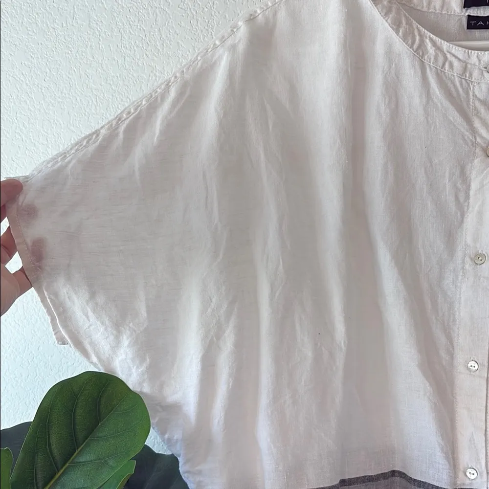 Tahari Linen button up collarless Blouse in White and gray small - Image 4