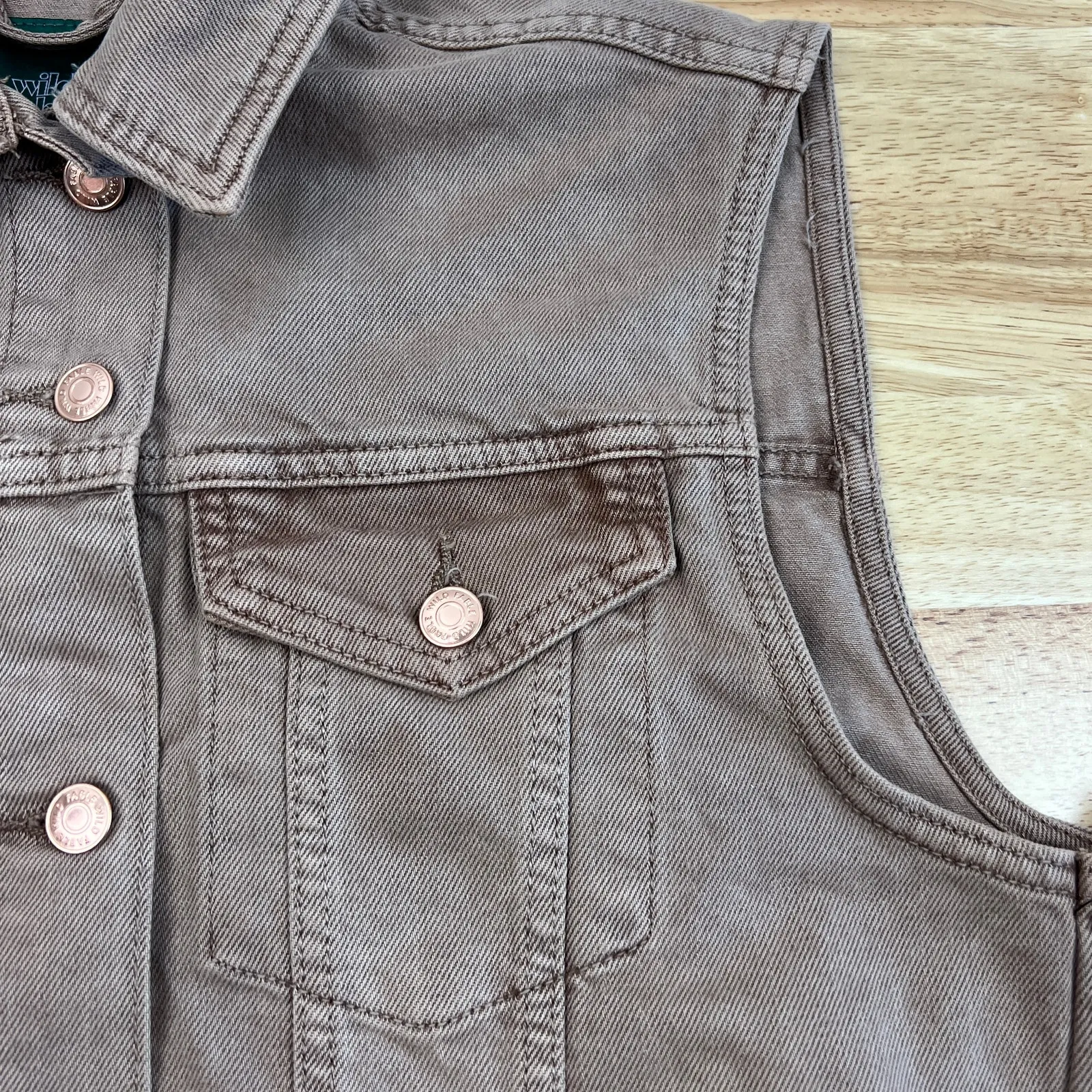 Wild Fable Women's Brown Denim Mineral Dyed Trucker Vest - Size Medium - NWT - Image 7