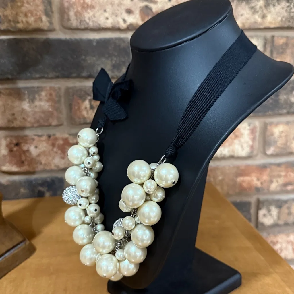 Faux Pearl and rhinestone statement necklace bow detail Black - Image 4