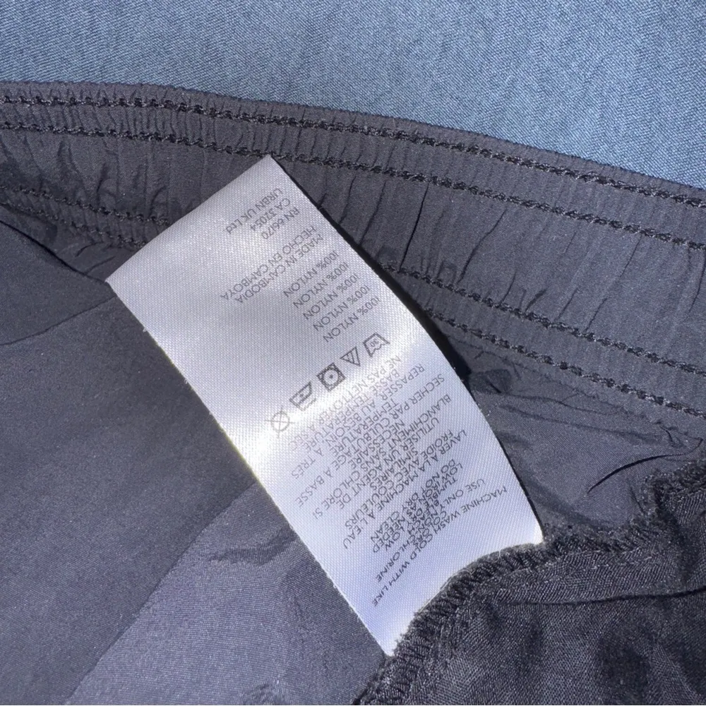 BDG Urban Outfitters Jess Nylon Track Short Black Outdoor Trendy Medium - Image 8