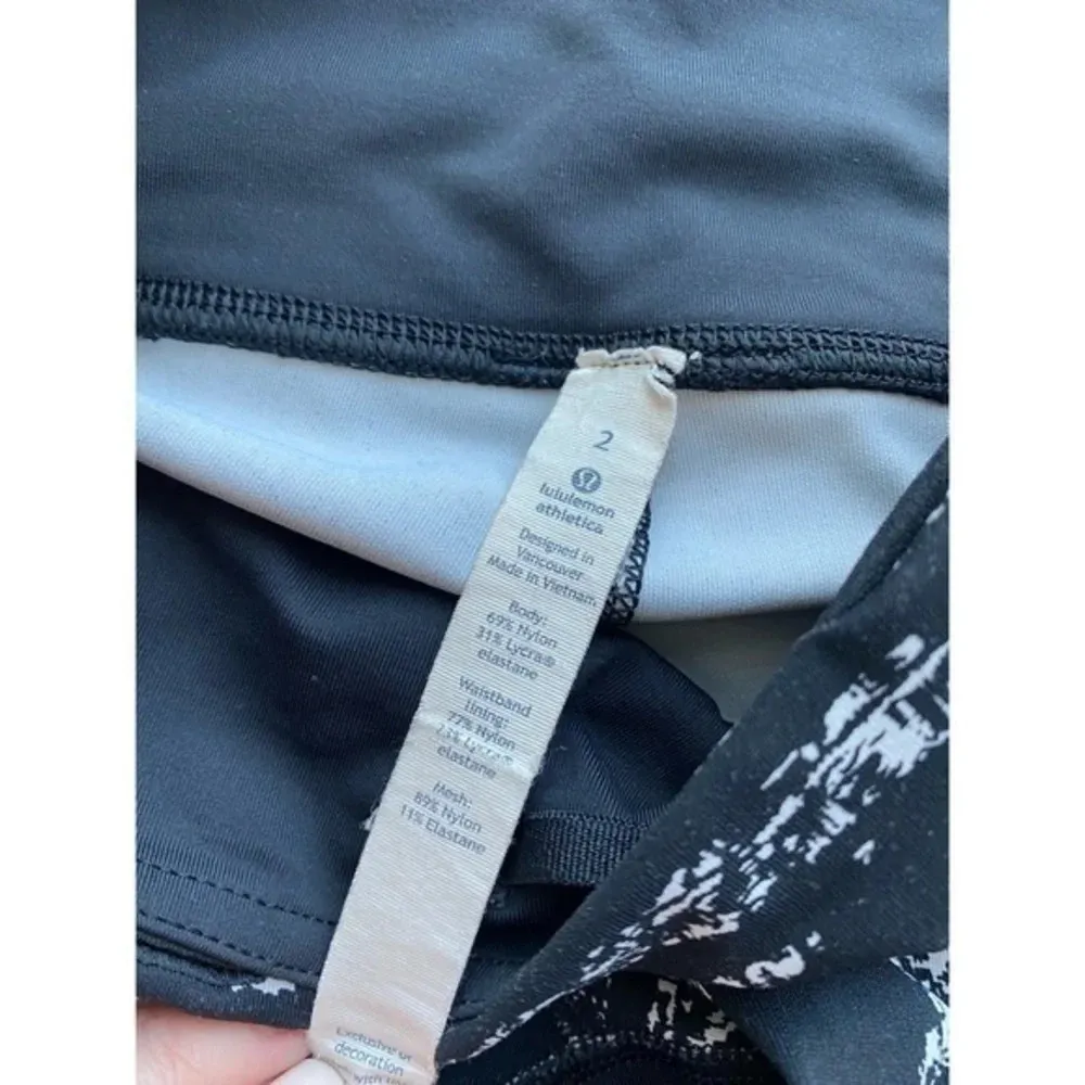 Lululemon • Black White Graf Inspire Leggings - Image 9