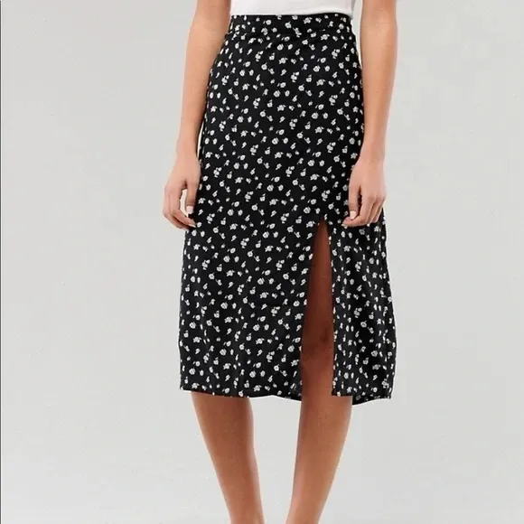 Hollister Black & White Floral High-Rise Cinched Midi Skirt - Image 8