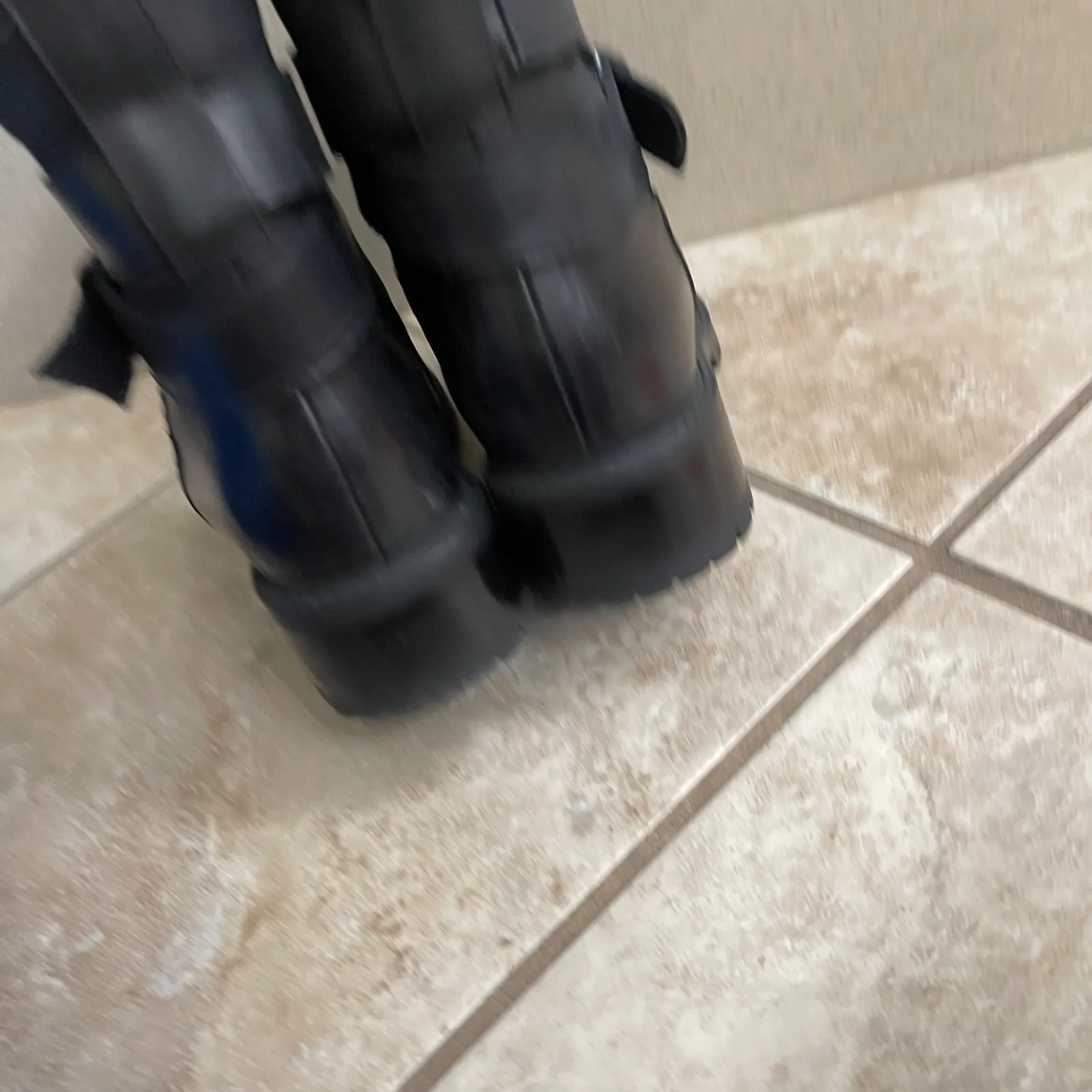 Ross & Snow USA 7 made in Italy Black Leather Fur Lined Buckle Moto Boots Women - Image 4