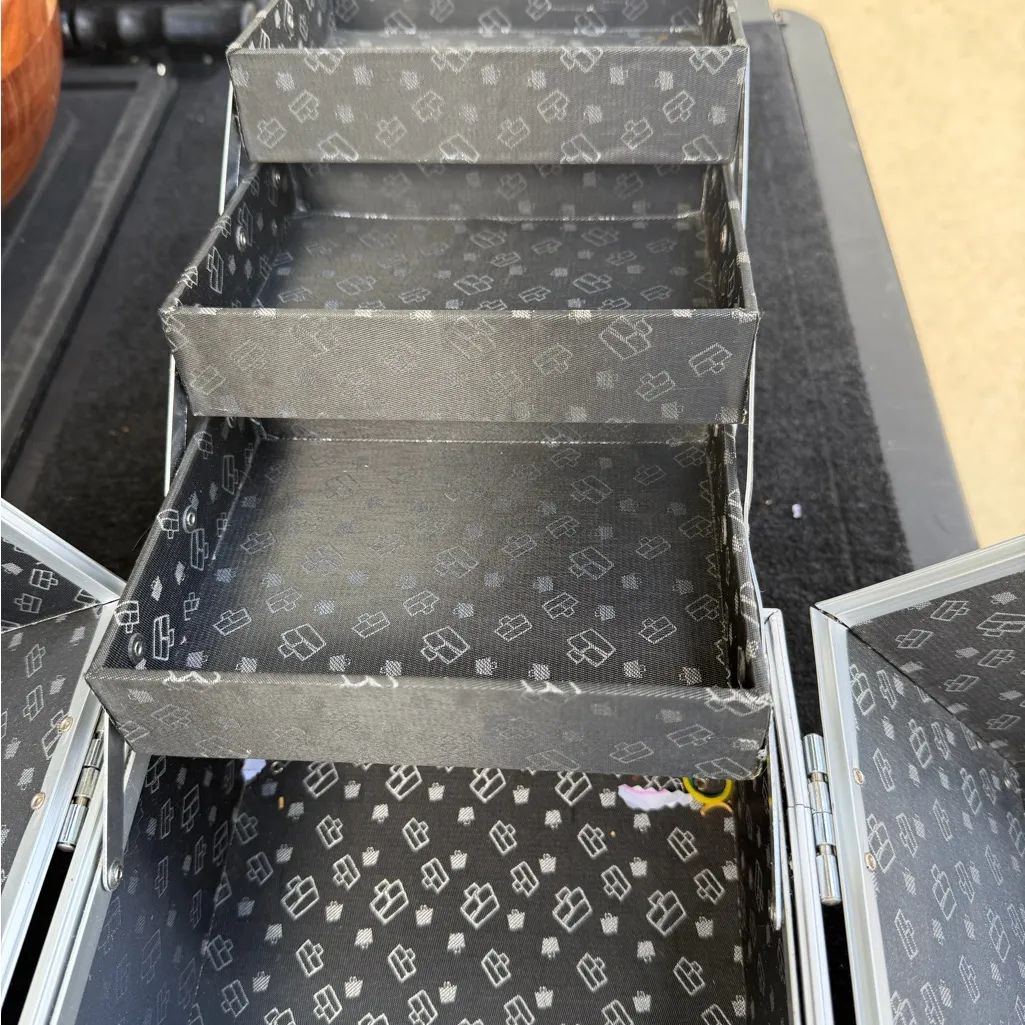 Caboodles Black and Silver Cosmetic Case - Image 9