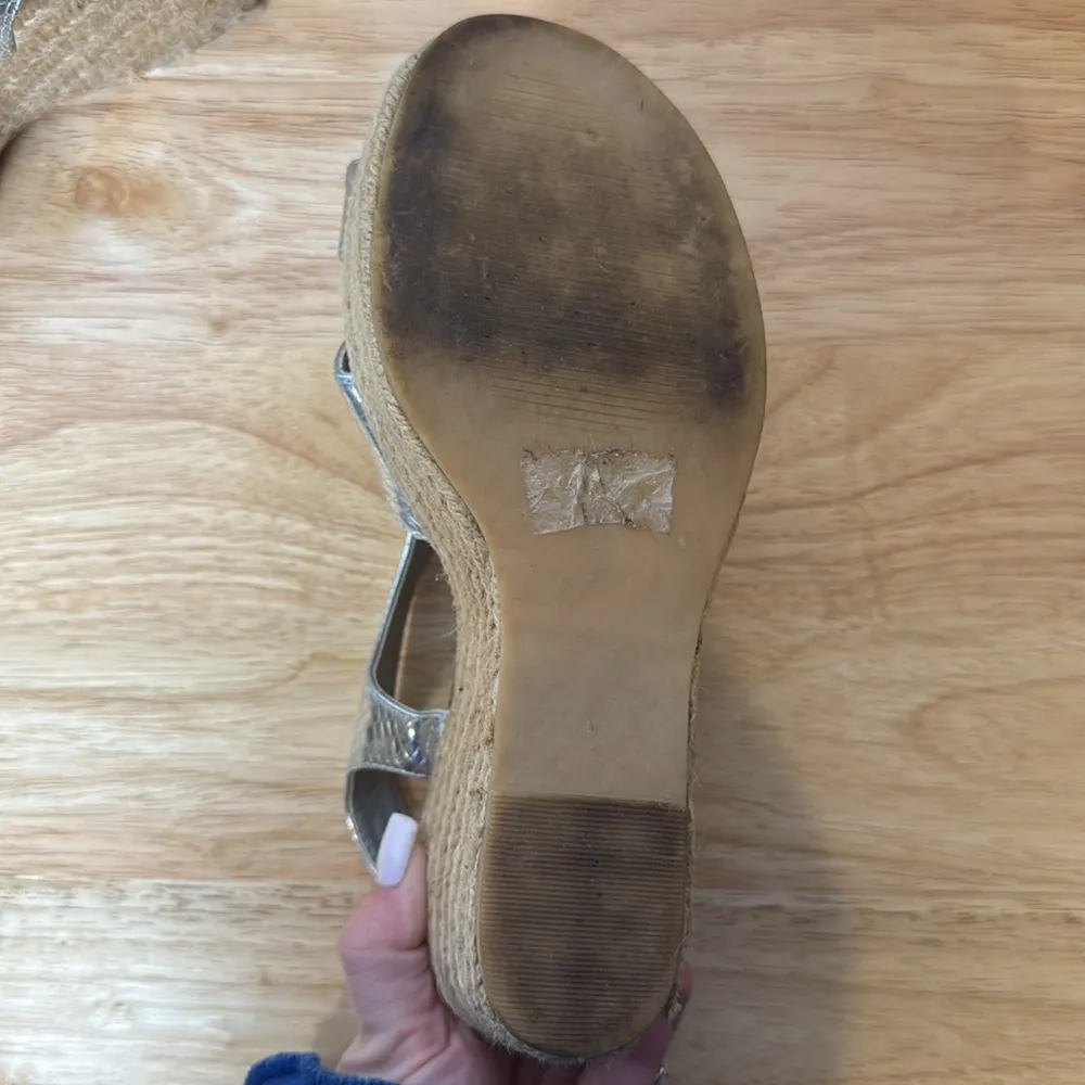 Cato Metallic Silver Snakeskin Wedges size 8.5 - Image 8