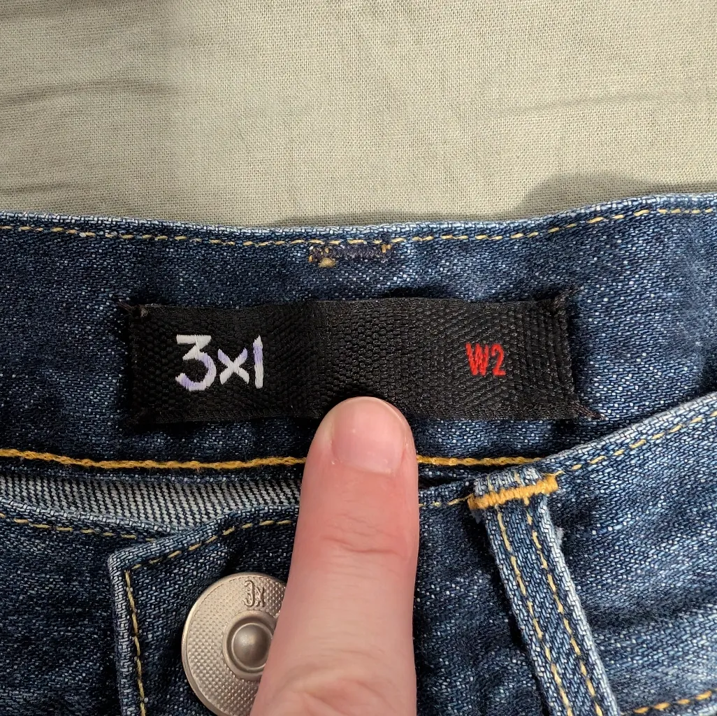 3x1 NYC Distressed Denim Shorts W2/27 Medium Wash - Image 3
