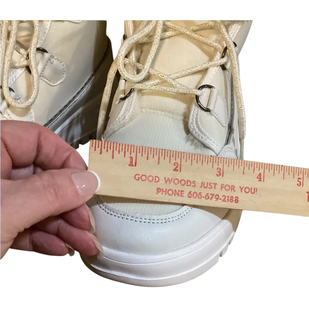 Fuzzy Boots. Winter white. Size 9 - Image 16