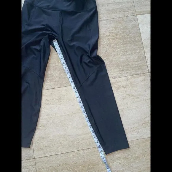 Outdoor Voices Warmup‎ 7/8 Legging size medium - Image 3
