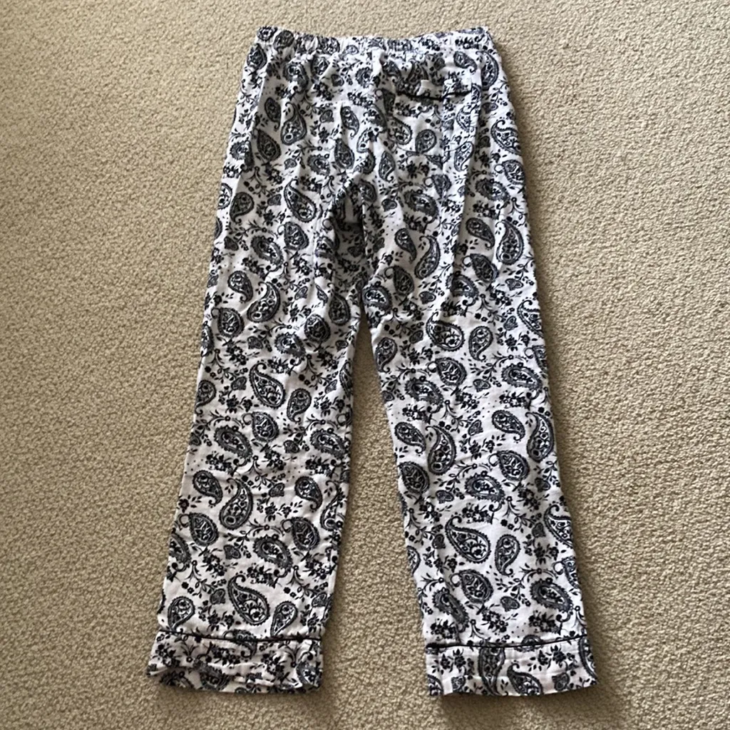 Lands' End Pajama Pants Sleep Bottoms Black White Paisley Size Small Women’s EUC - Image 4