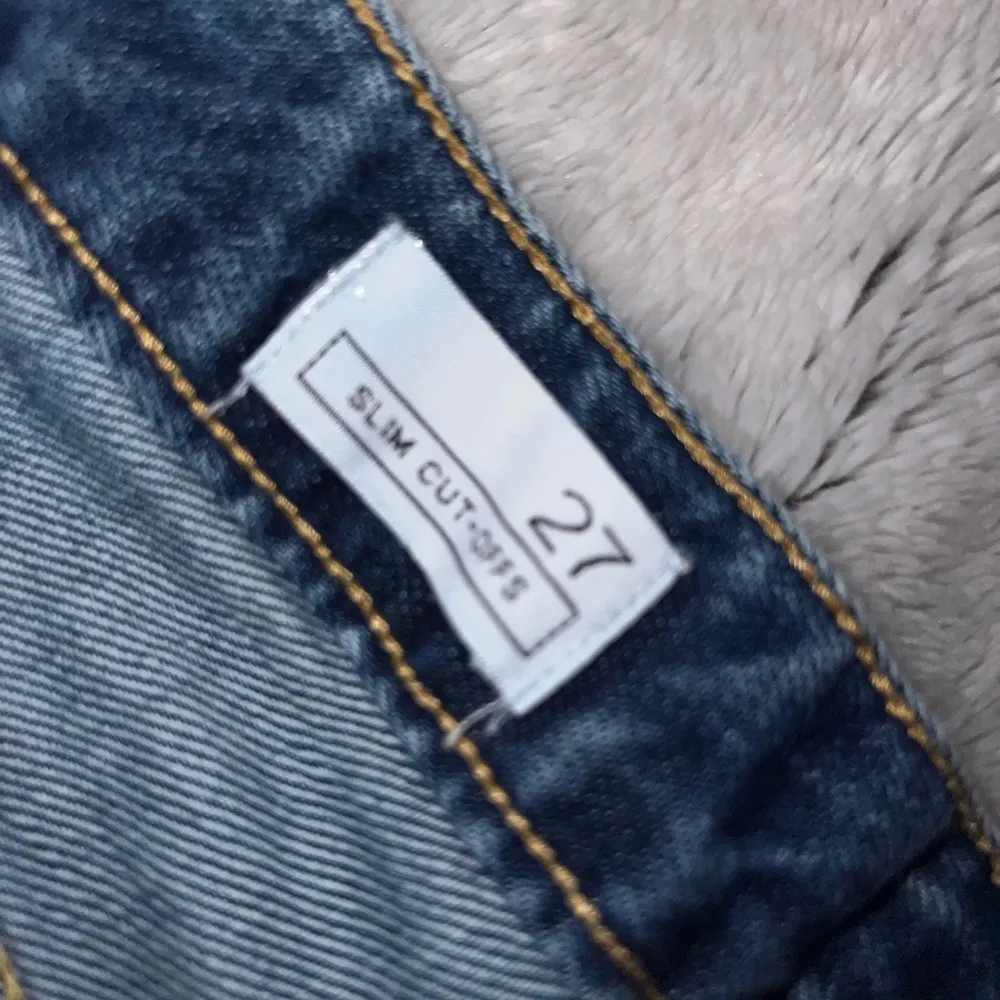 Gap jean shorts - Image 3