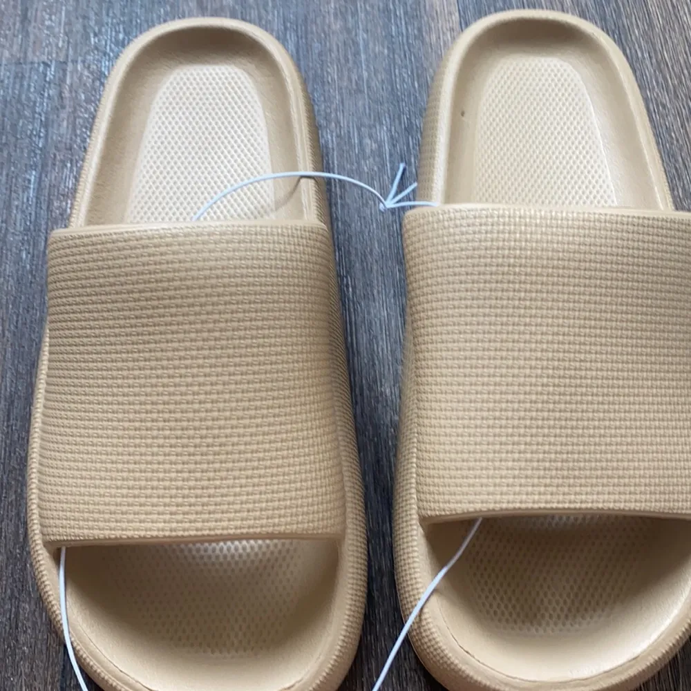 Cloud Slippers in Tan Size 9 - Image 2