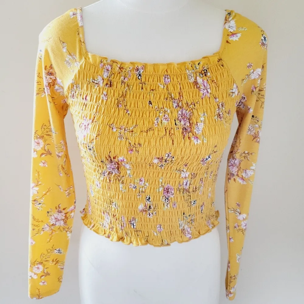 Love, fire floral smocked crop top size medium - Image 2