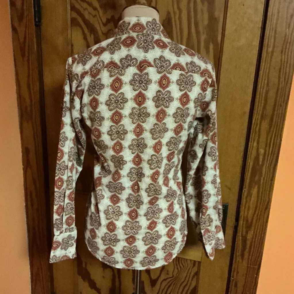 Vtg 70s earthy flowers big collar button down shirt - Image 9
